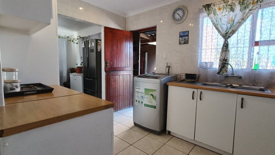 4 Bedroom Property for Sale in Delvillepark Western Cape